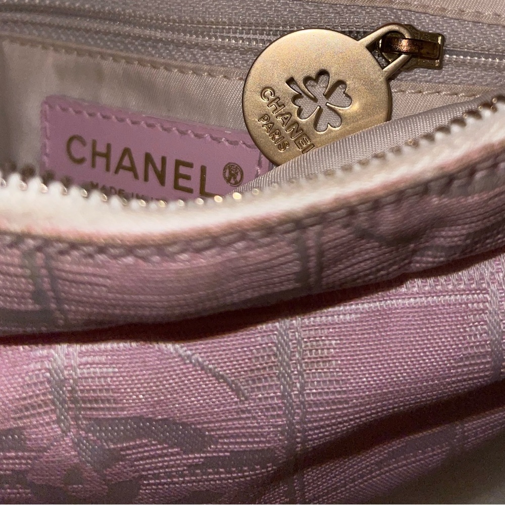 Authentic Chanel nylon Light Pink hand Bag  great condition
